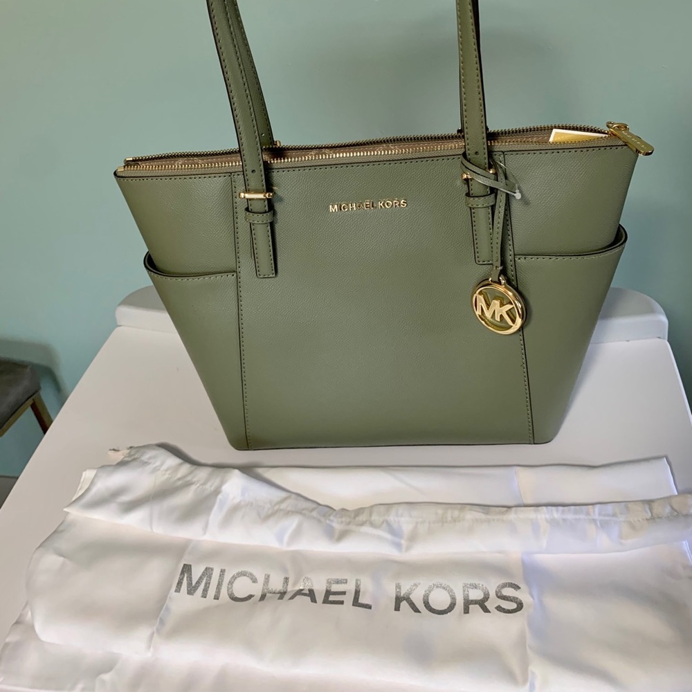 MICHAEL KORS Jet Set Tote (Army Green)